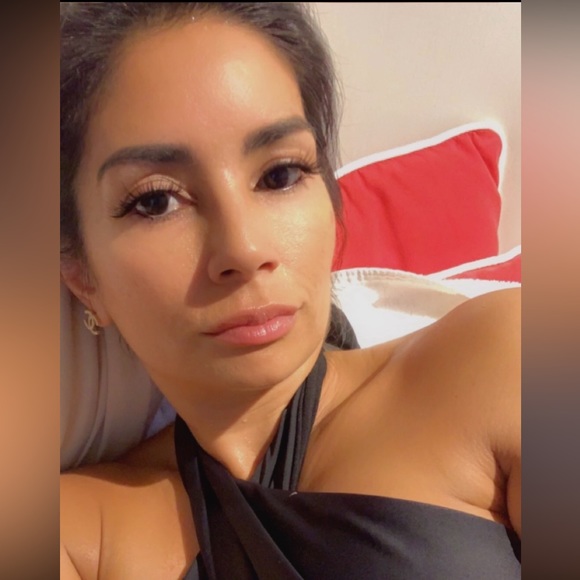 Meet your Posher, Cecilia - Picture 3 of 3